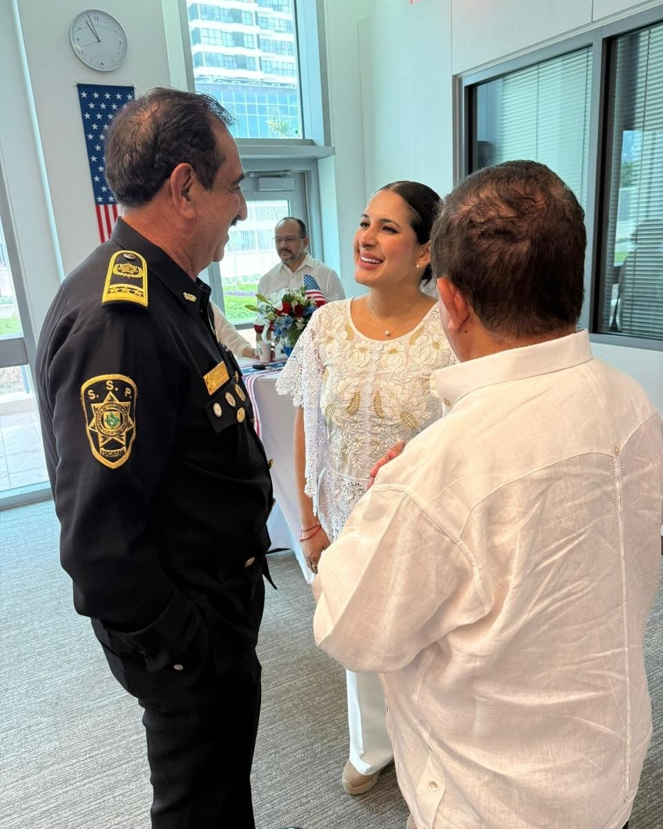 Estefanía Mercado sostiene encuentro con Luis Felipe Saidén Ojeda, secretario de seguridad de Yucatán