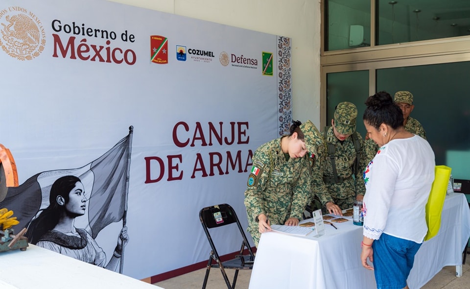 Instala Defensa Nacional módulo de canje de armas de fuego en el palacio municipal