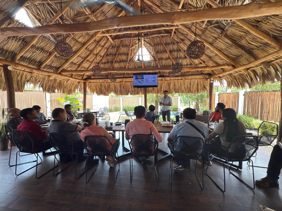 Fortalece IBANQROO alianzas para la detección del pez diablo en la laguna de Xul-Ha