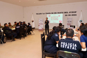 Imparten a servidores públicos de Puerto Morelos el taller “La trata no es parte del juego”