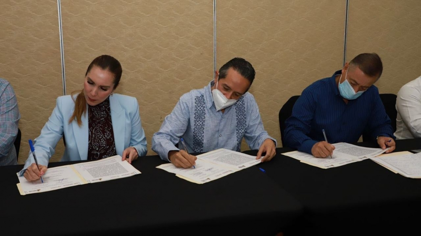 Isla Mujeres firma convenio de colaboración con el ISSSTE y el Gobierno del Estado