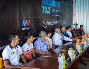 Reconocen gestión de Juanita Alonso para la realización del Mazda IRONMAN 70.3 Cozumel