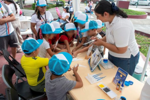 La FPMC inició su tradicional curso “Verano Acuático” con la participación de 150 niñas y niños