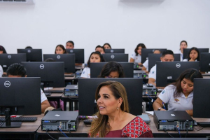 Mara Lezama impulsa la educación con más espacios para una carrera profesional