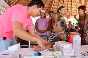 Destacan en Puerto Morelos los programas de apoyo a grupos vulnerables