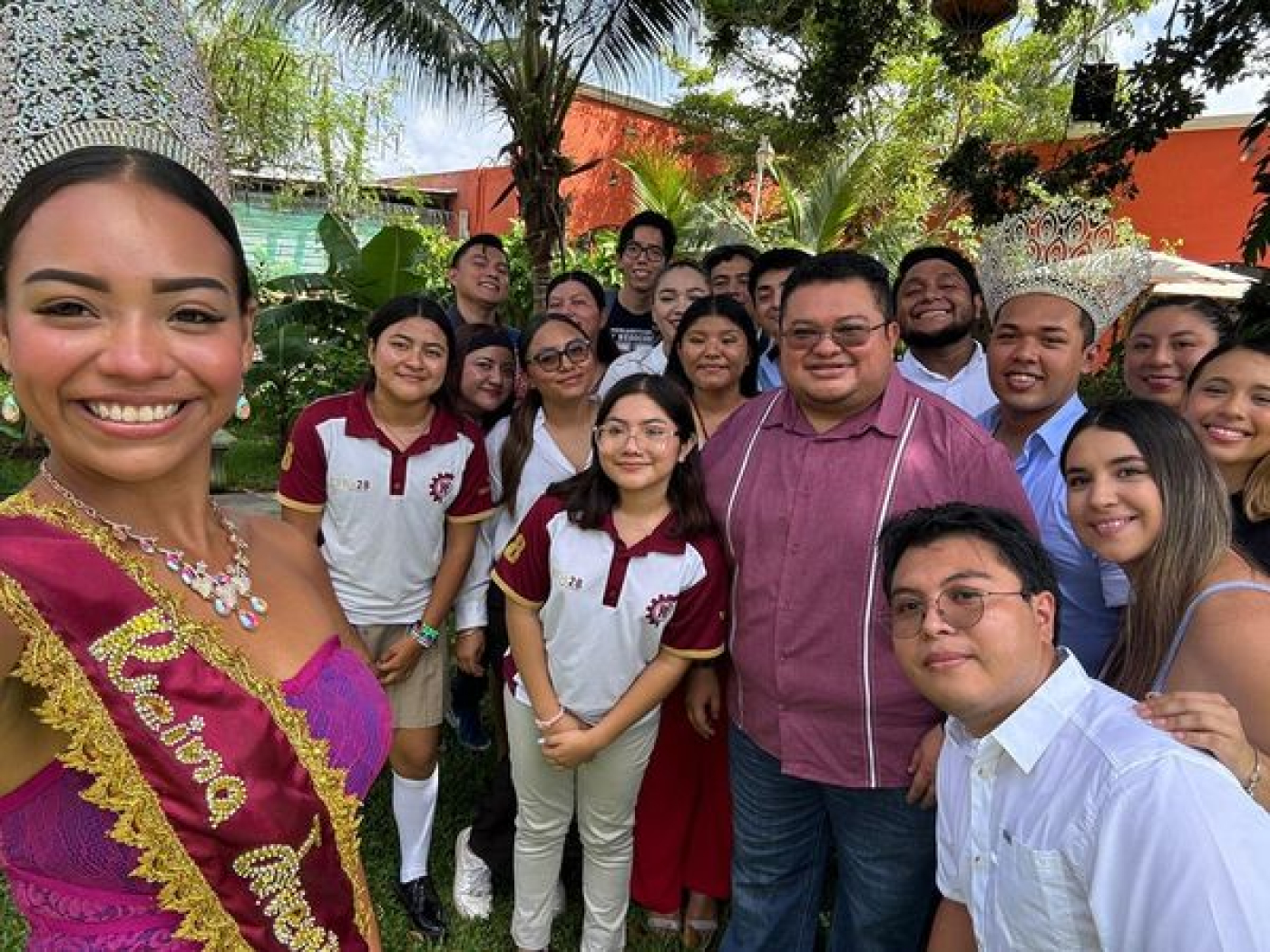 Chacón escucha a los jóvenes y celebra el Día Internacional de la Juventud