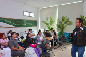 Capacitan a promotores de la salud en Puerto Morelos