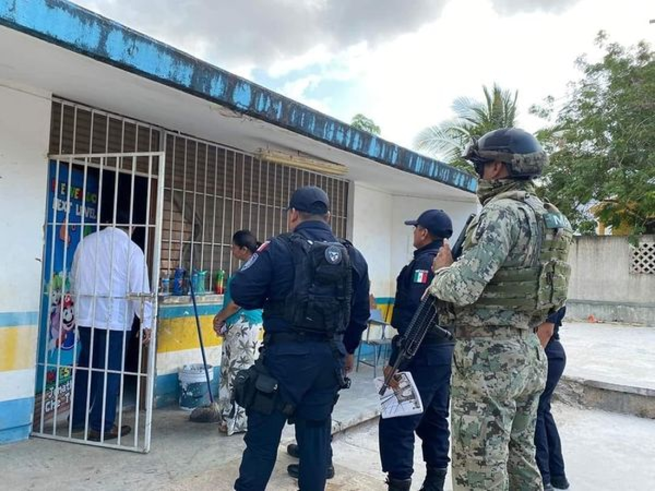 Realizan simulacro de actuación ante situaciones de riesgo en escuelas