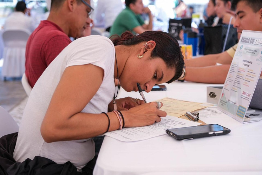 Realizan feria Empléate Mujer en Cancún