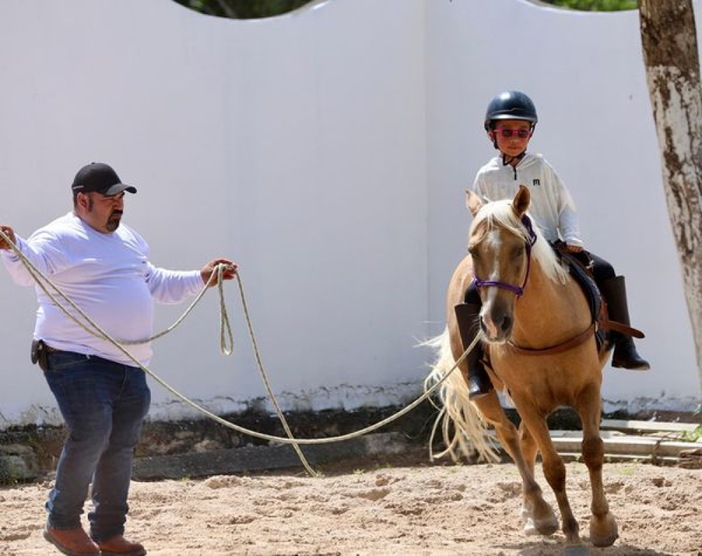 Promueve el DIF Quintana Roo el bienestar a través del Centro de Equinoterapia de Tulum