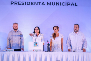 Acompaña Mara Lezama a Blanca Merari al rendir protesta como presidenta municipal de Puerto Morelos