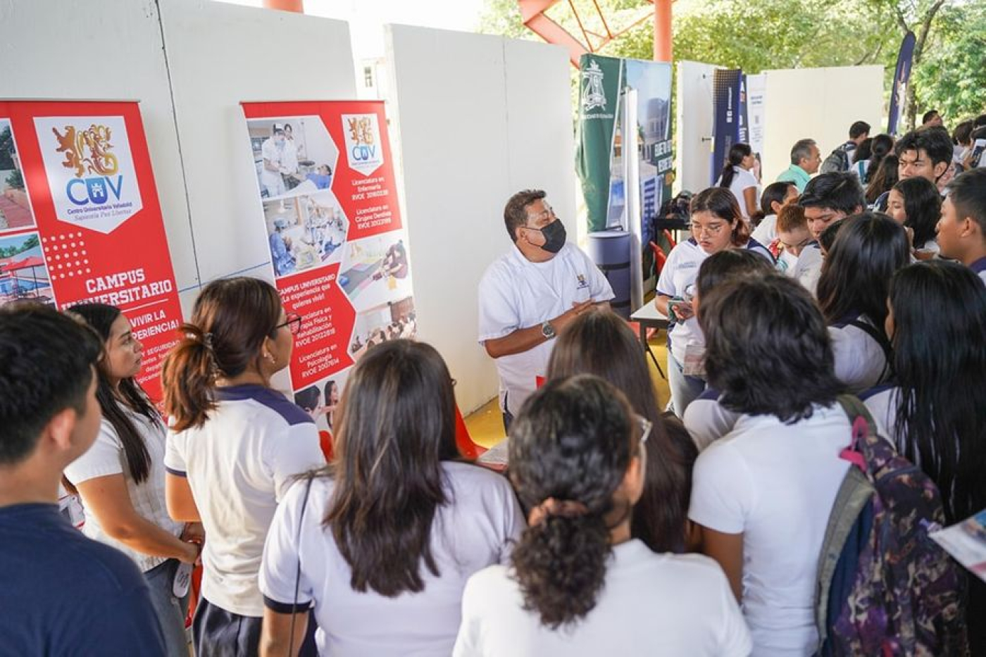 Juanita Alonso inaugura la feria “Oferta educativa de nivel superior 2023”