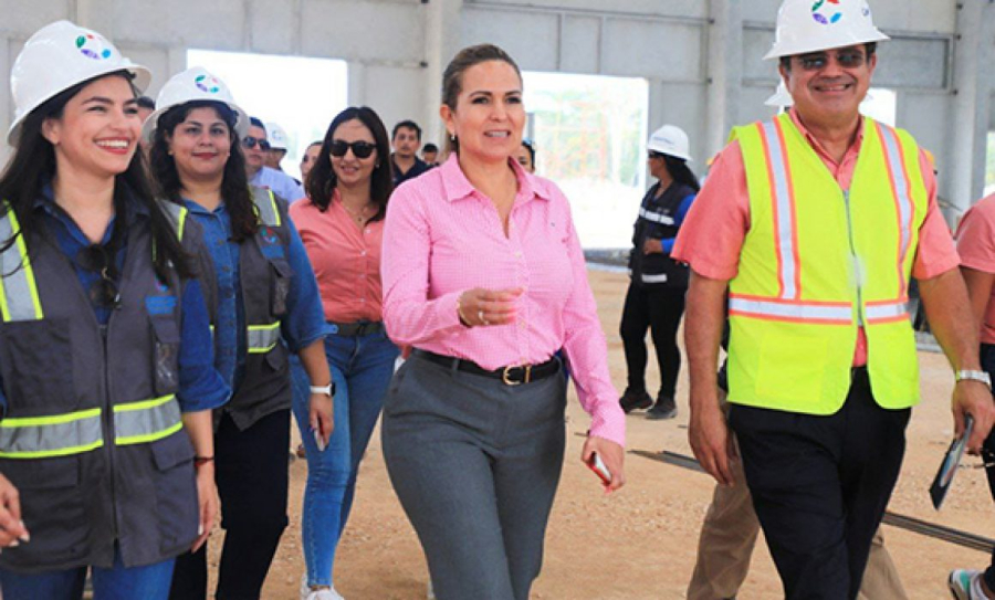 Recorre Lili Campos construcción de central de abastos de Solidaridad