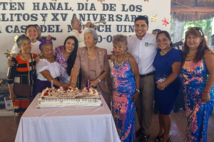 Celebra Blanca Merari con abuelitos el xv aniversario de la casa del adulto mayor “Nohoch Uinic”