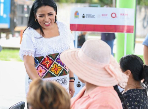 Inaugura Blanca Merari feria “Empléate Quintana Roo” en la comunidad de Leona Vicario