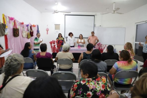 Reciben reconocimiento alumnos de los talleres del CDC Froylán López Carrillo