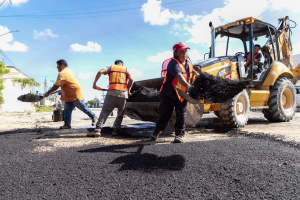 Ante gestiones de Chacón empresas realizan trabajos de bacheo en zona industrial