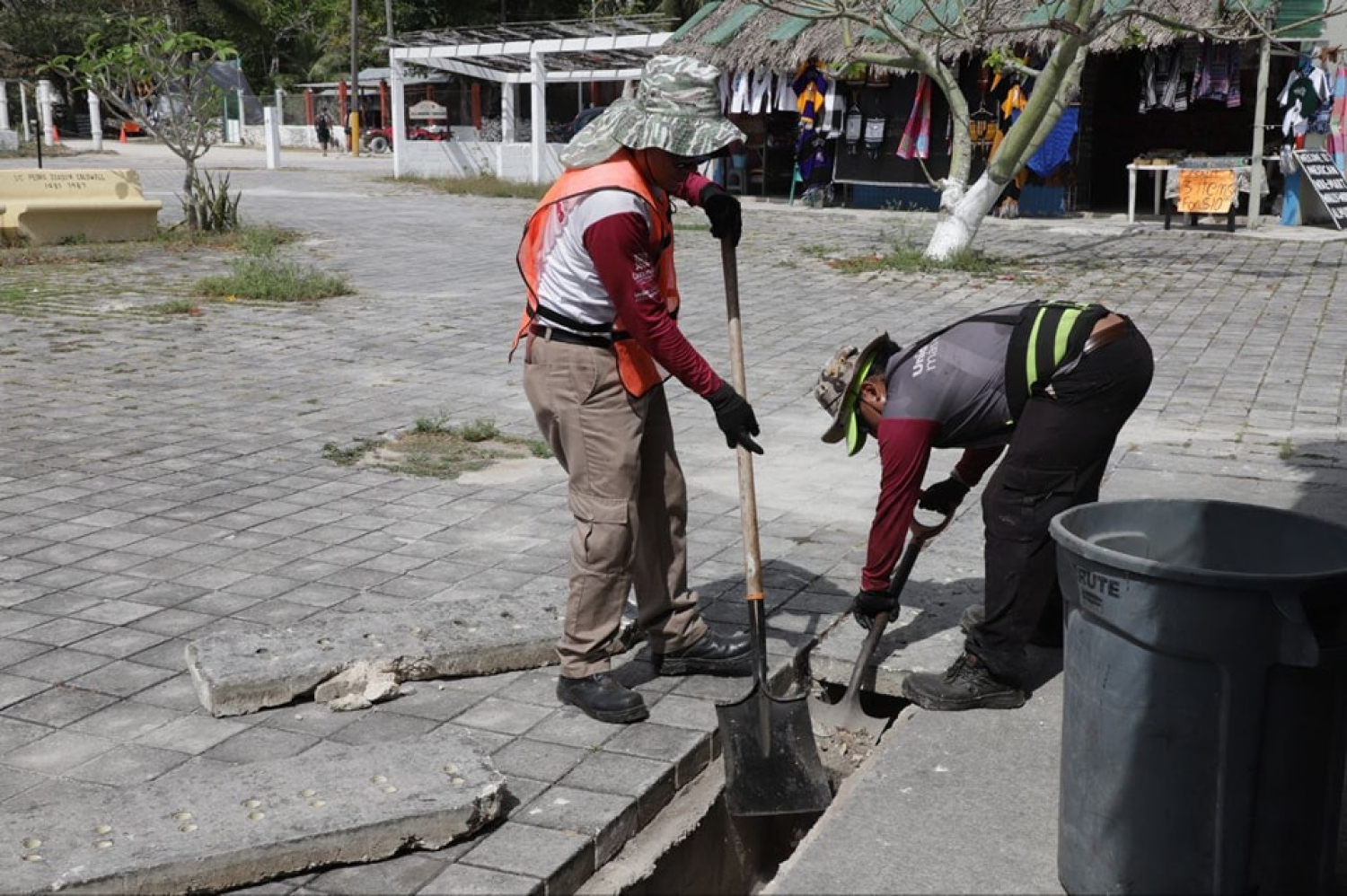 Inician trabajos de limpieza en el poblado de El Cedral