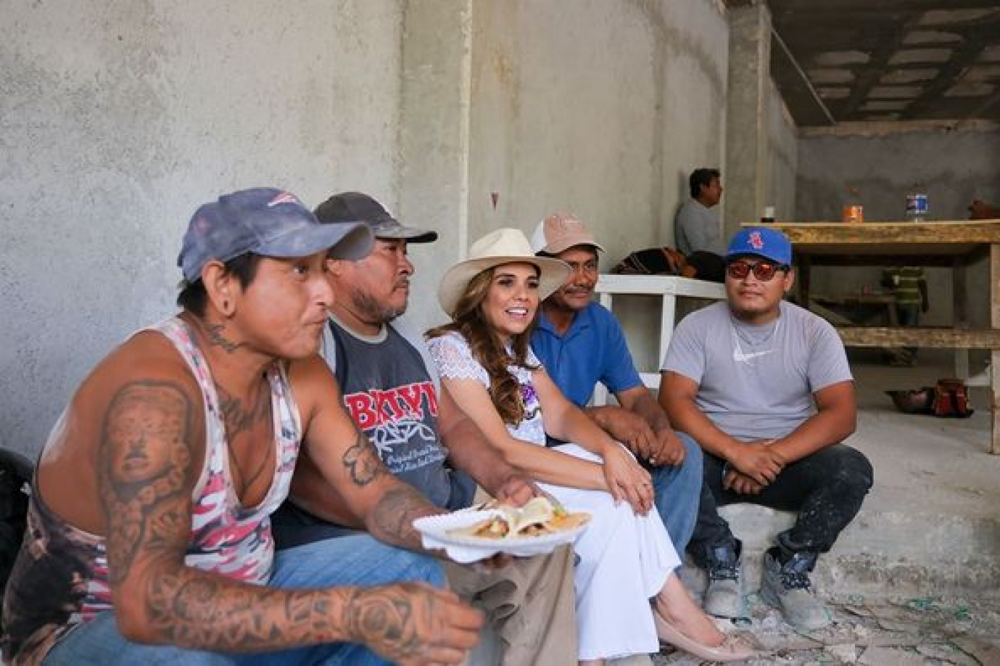 Trabajadores de la construcción en Cozumel celebran el Día de la Santa Cruz