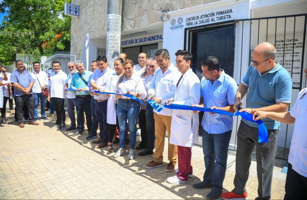 Lili Campos inaugura instalaciones de salud y entrega cartillas de salud municipal