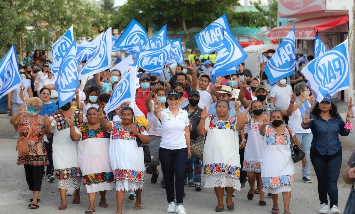 Laura Fernández suma apoyo de más ciudadanos en Playa del Carmen