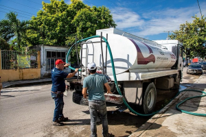 CAPA continúa operativo de atención con pipas gratuitas en colonias de Chetumal