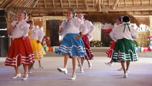 Grupos de baile celebran en El Cedral el Día Internacional de la Danza