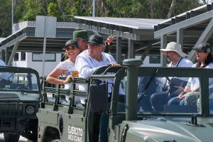 Mara Lezama y el presidente López Obrador supervisan avances del Tren Maya