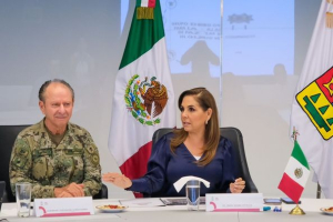 Revisa Mara Lezama con SEMAR, proyectos para la atención del sargazo en Quintana Roo