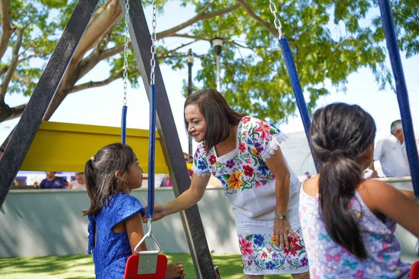 Juanita Alonso inaugura la rehabilitación del parque público “El Semáforo”