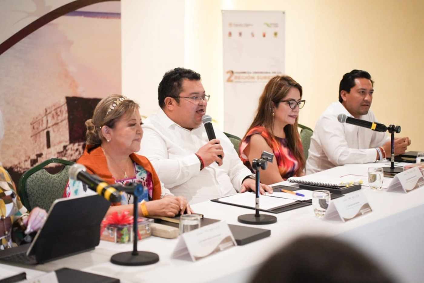 Chacón recibe a contralores del Sureste en Cozumel