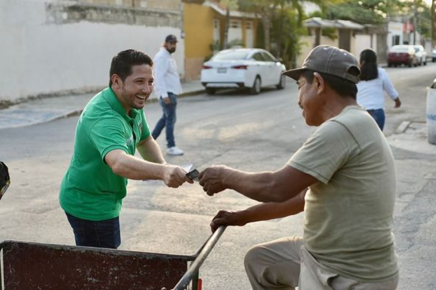 Lleva Renán Sánchez mensaje de la 4T a la colonia Bellavista de Playa del Carmen