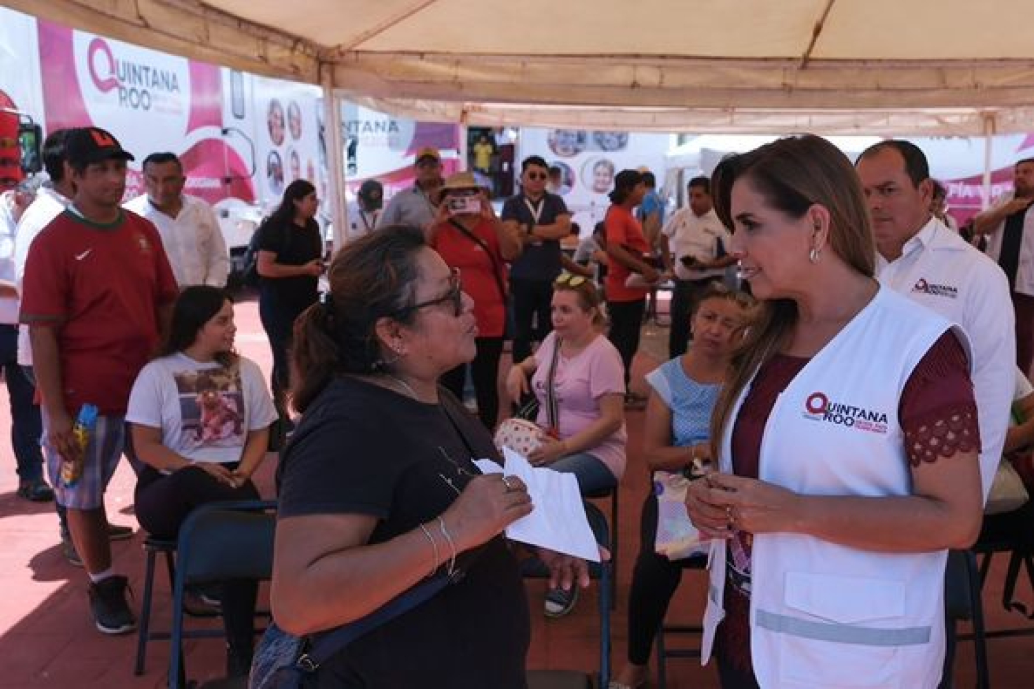 Visita Mara Lezama Caravanas de Salud en Chetumal