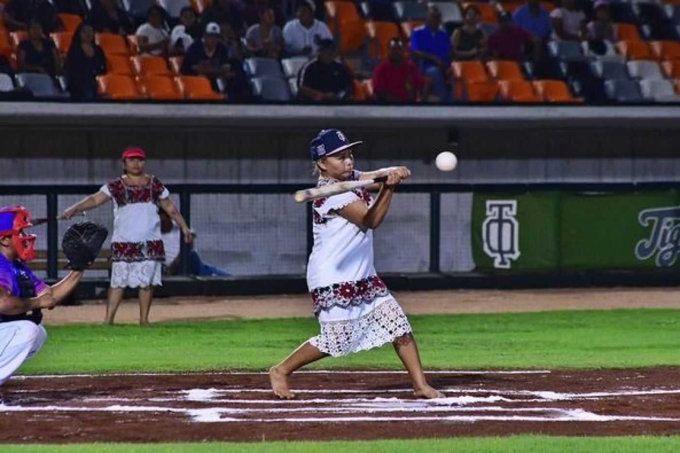 Atenea Gómez impulsa el deporte femenil en Isla Mujeres
