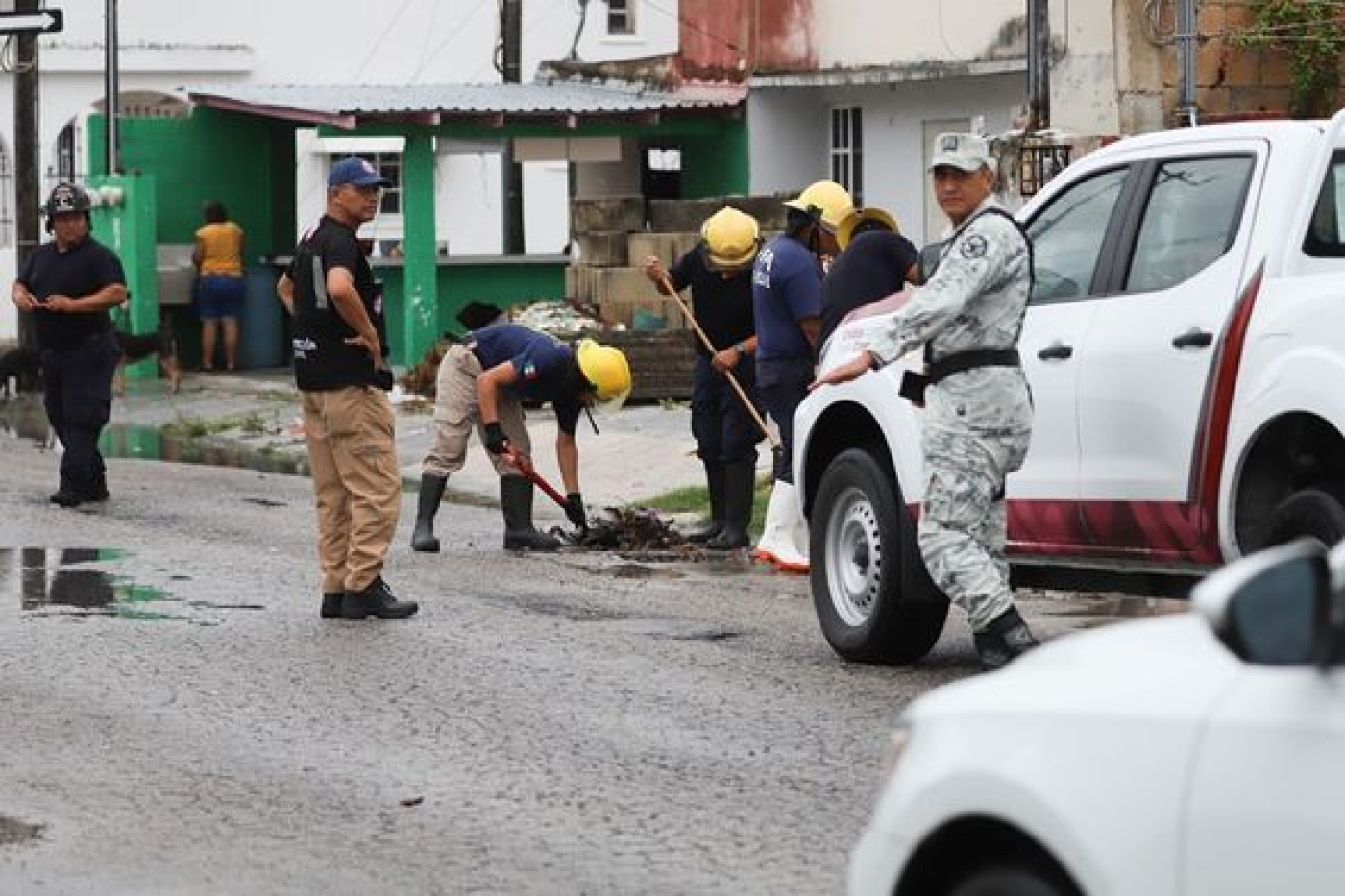 Gobierno Municipal aplica operativo por lluvia en la isla