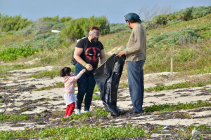 Realizan limpieza de playas en Punta Sur