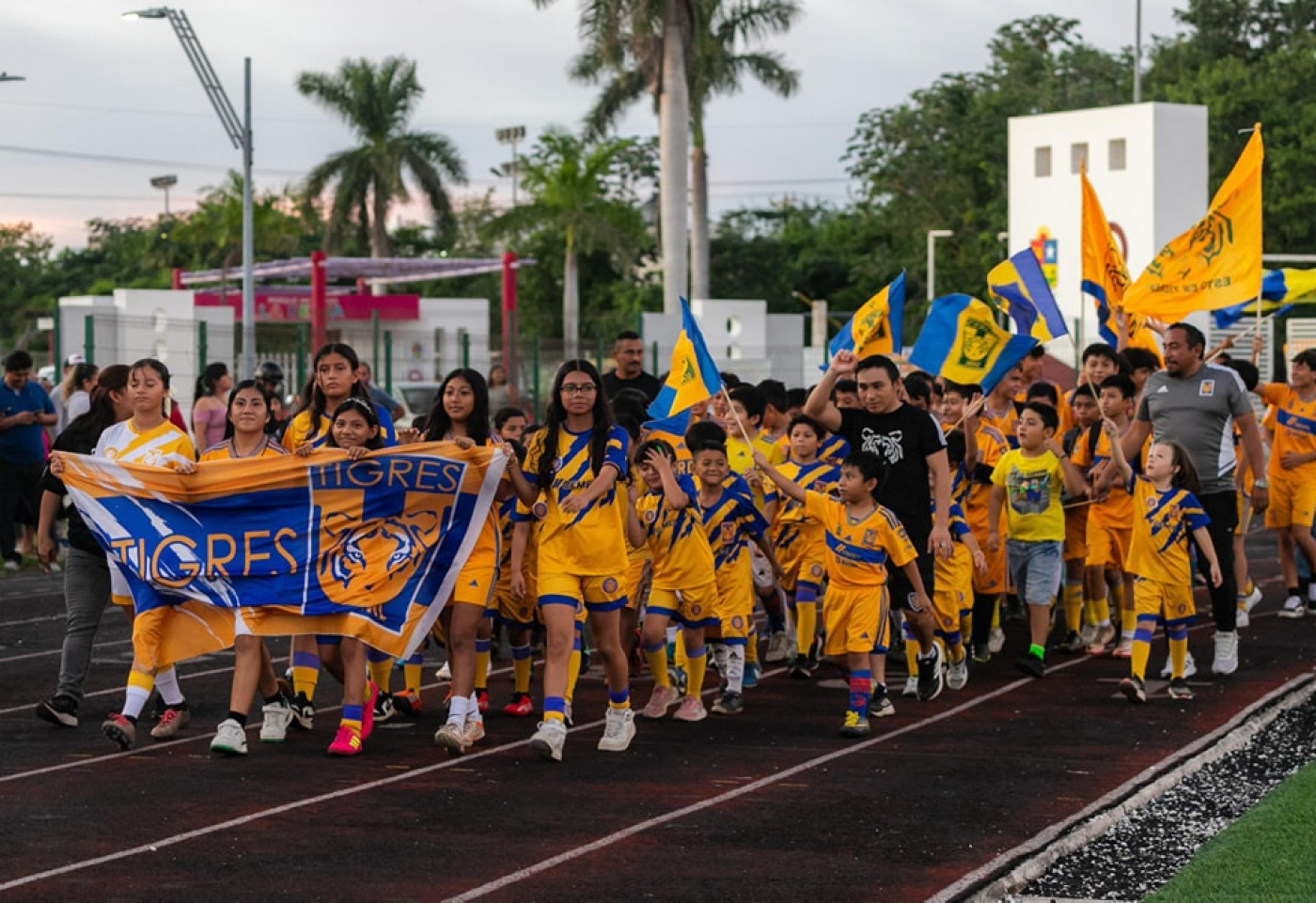 Se inaugura la Liga Municipal de Fútbol Soccer en la Unidad Deportiva Bicentenario