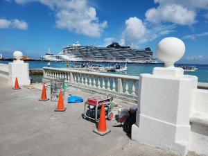 Juanita Alonso invierte en mejorar la imagen del malecón