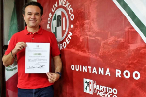 Pedro Joaquín Delbuois ya es precandidato a la presidencia municipal de Cozumel