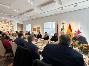 Lili Campos se reúne con empresarios y autoridades en España