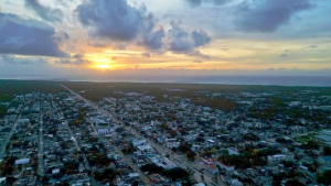 Trabaja Mara Lezama en regularización de colonias para familias de Tulum y Mahahual