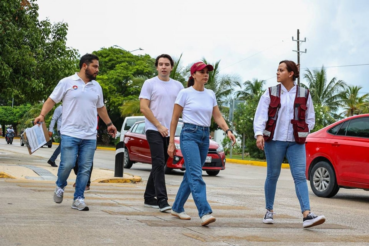 Supervisa Ana Paty Peralta cruces semaforizados