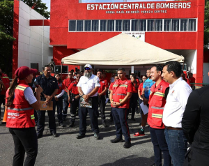 Enaltece Ana Paty Peralta labor heroica y dedicación de bomberos