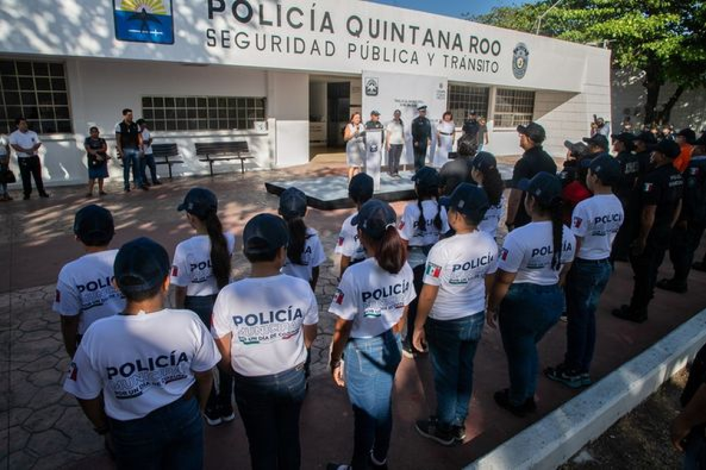 Niños y niñas cumplen su sueño de ser policías por un día en Cozumel