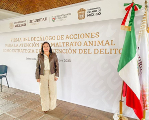 Juanita Alonso Marrufo acude a firma de Decálogo de acciones para la prevención y atención del maltrato animal