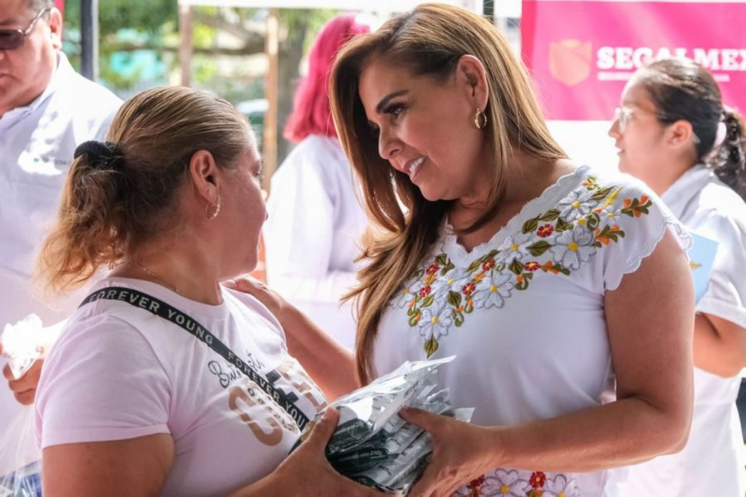 Mara Lezama lleva justicia social a la región 77 de Cancún con Caravana del Bienestar