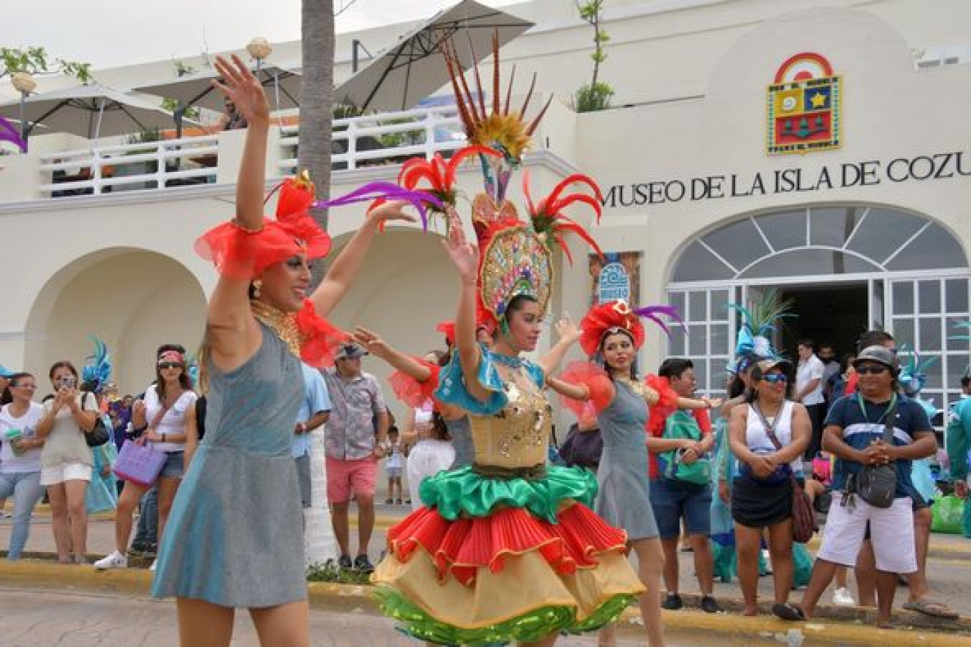 La FPMC invita al “Domingo de Comparsas” 19 años de tradición carnavalera