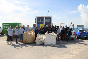 Unen esfuerzos para limpieza de playas y recolectan 220 kilos