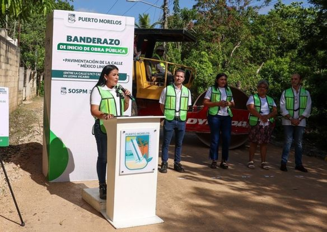 Blanca Merari da el banderazo de inicio de obras de pavimentación en Leona Vicario