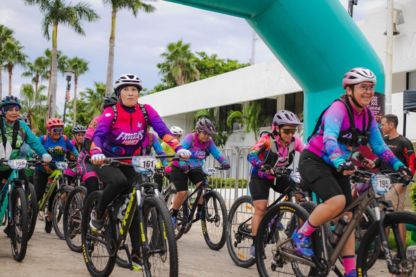 Cozumel celebra el segundo aniversario de Barracudas MTB con más de 280 participantes